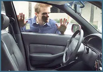 Safe Key Shop Scottsdale, AZ 480-339-0623 - 19-locked-keys-in-car